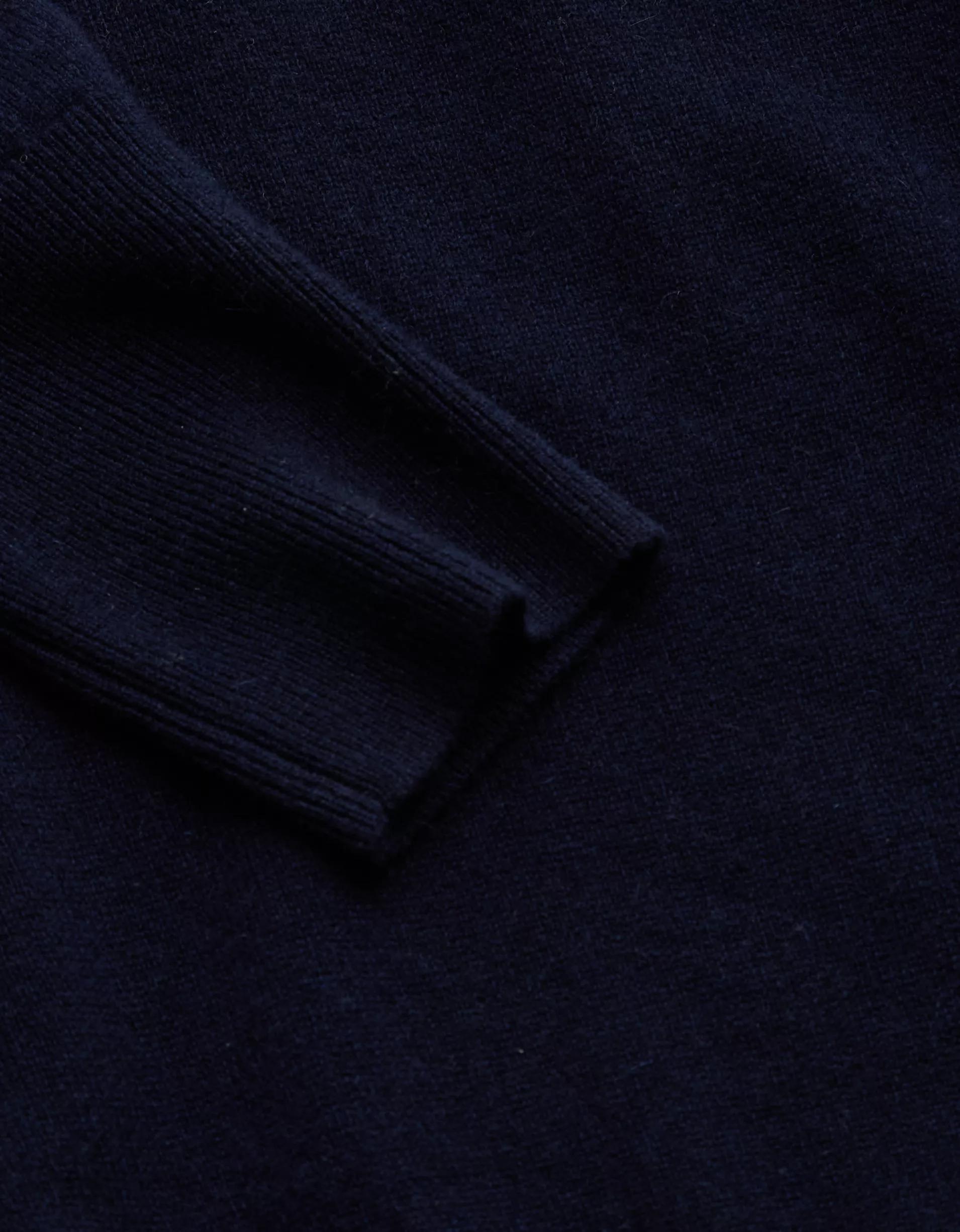 AE77 Premium Cashmere Sweater Product Image