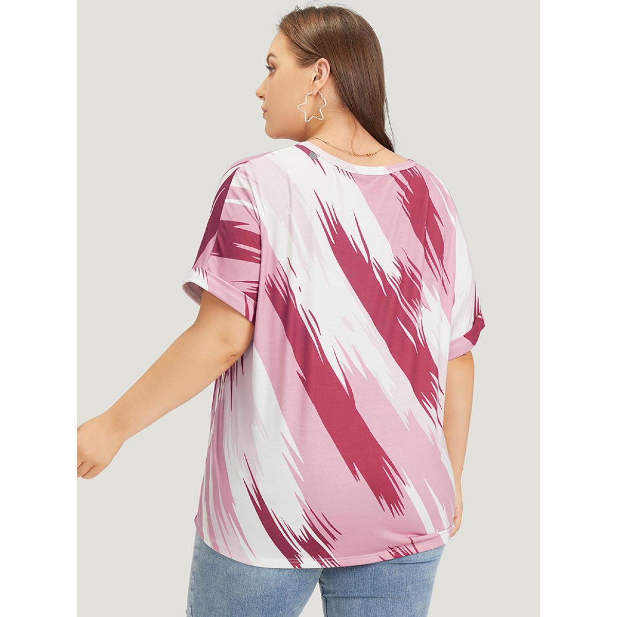 Plus Size Brush Print Contrast Batwing Sleeve Ombre T-shirt Multicolor Women Casual Contrast Ombre V-neck Dailywear T-shirts BloomChic 28/5X Product Image
