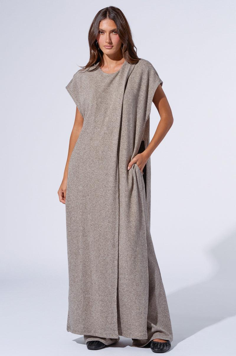 VIBE OUT FLARE LEG KNIT PANT IN GREY Product Image