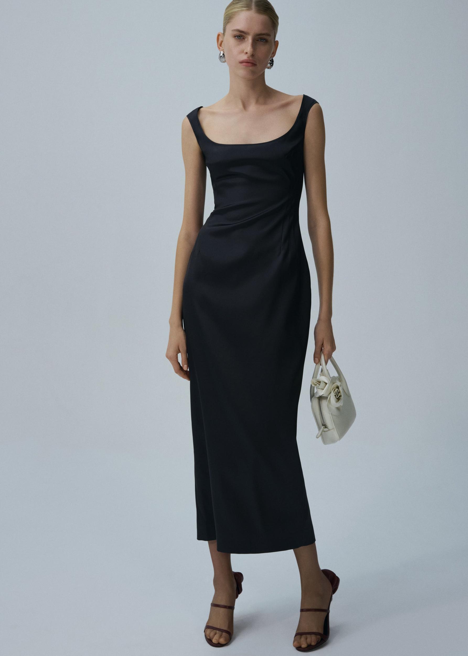 Round neck midi dress in black Product Image