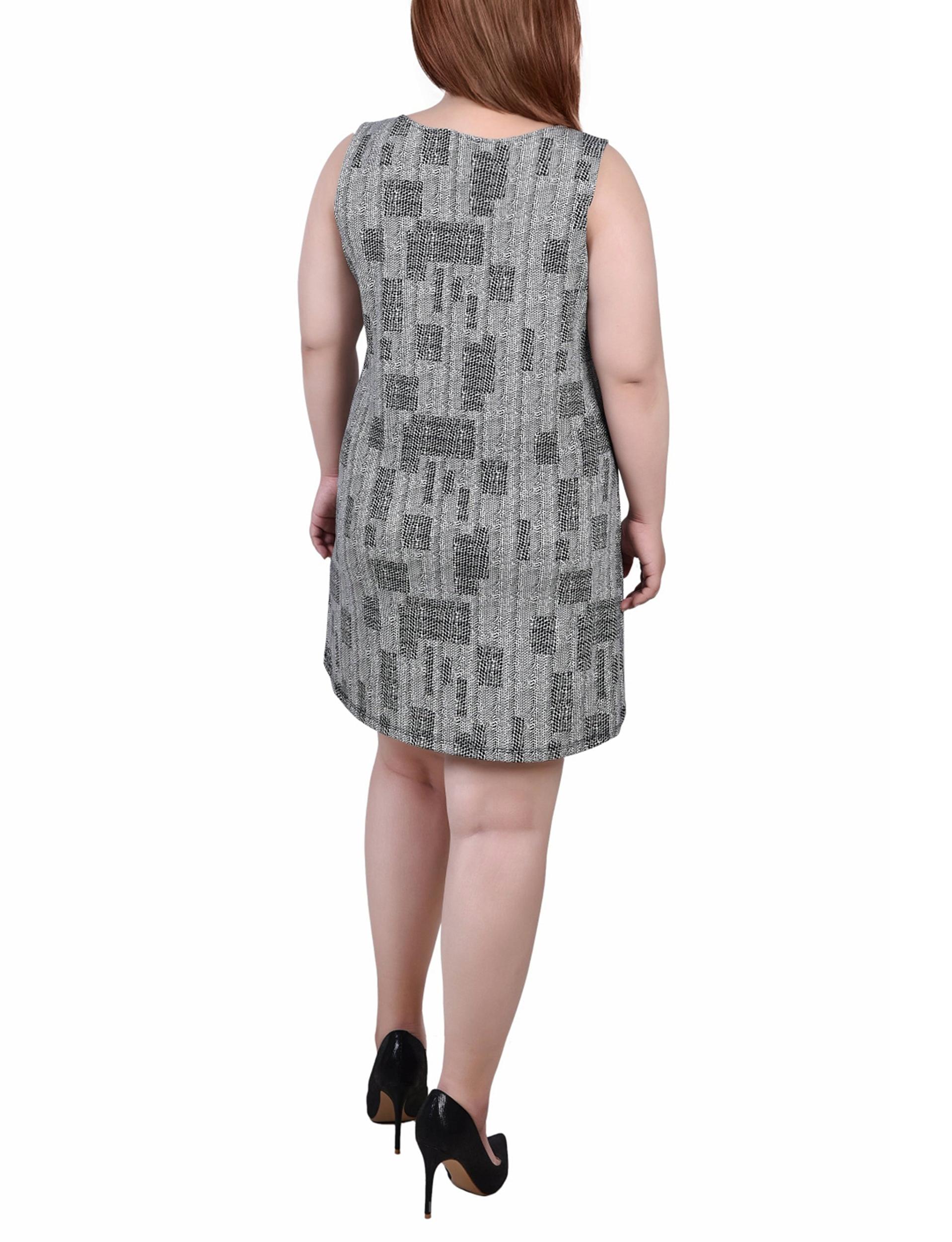 Black White Geosquare Sleeveless Dress With 3 Rings - Plus Size Product Image