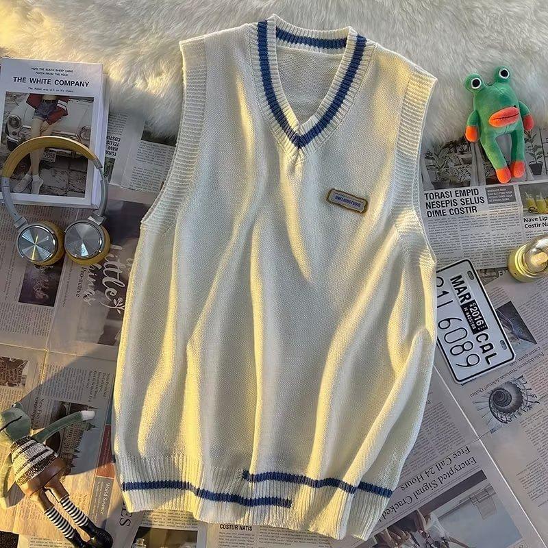 V-Neck Applique Contrast Trim Sweater Vest Product Image