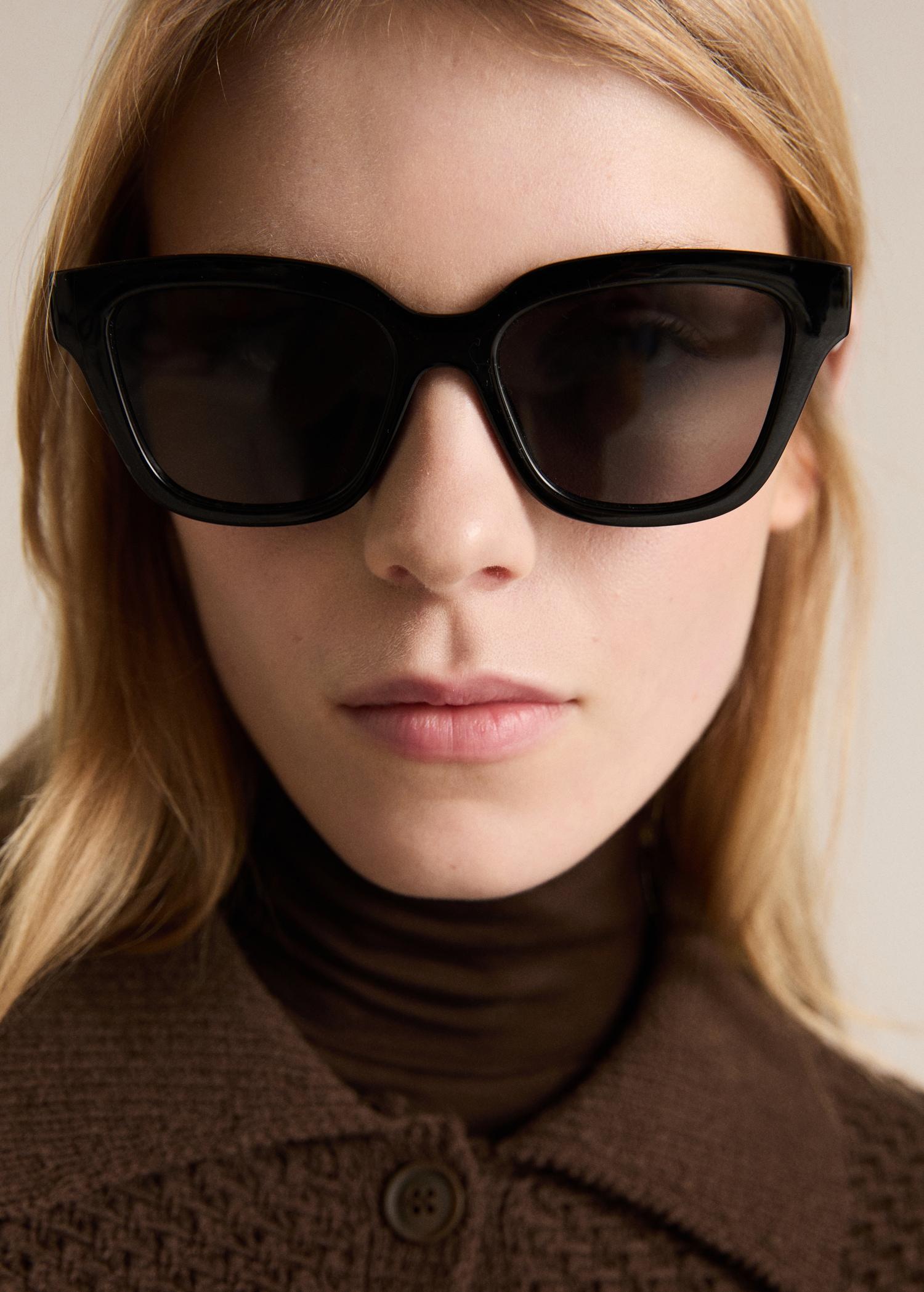 Polo-neck knitted jacket - Women | MANGO USA Product Image