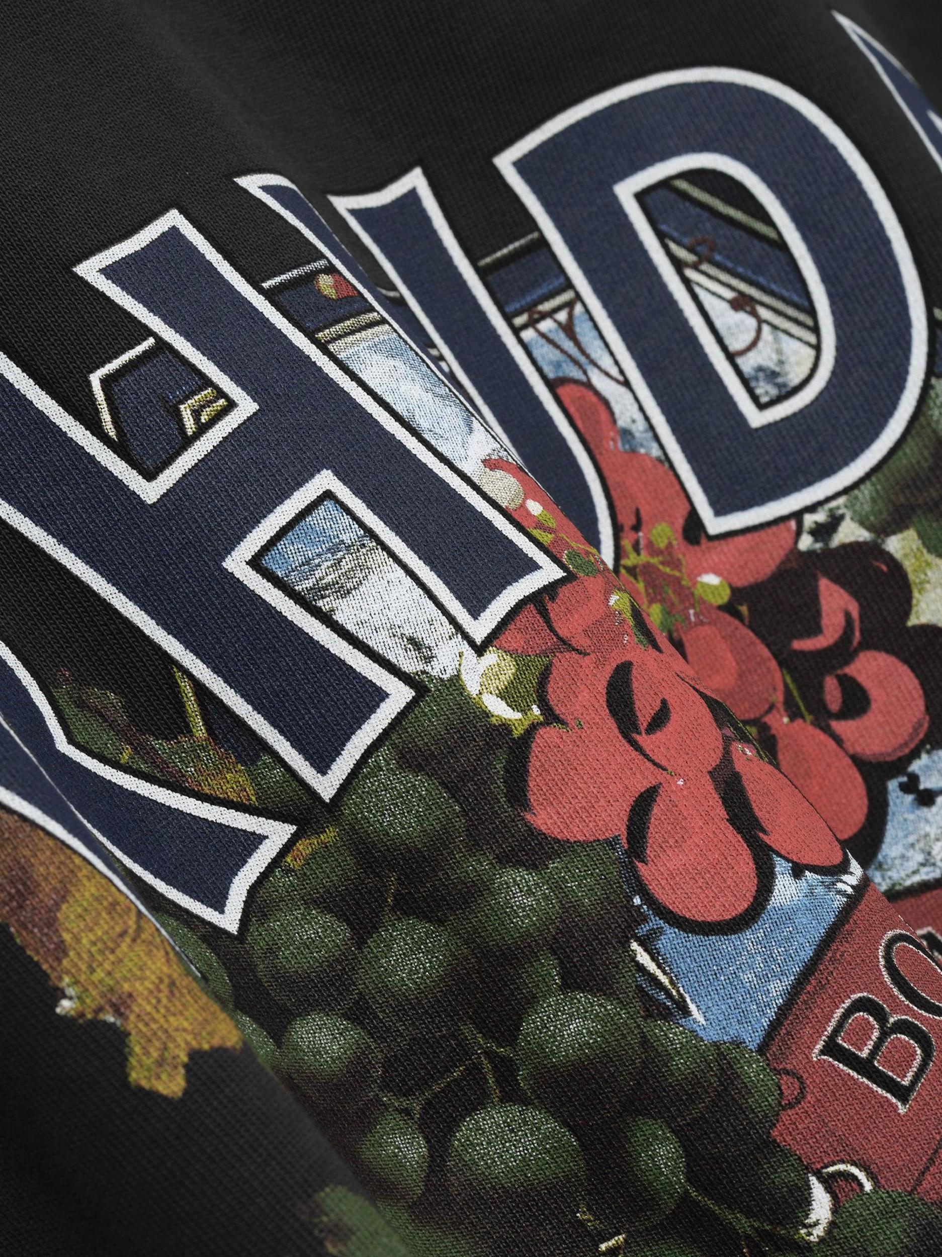 TOWN AND COUNTRY TEE Male Product Image