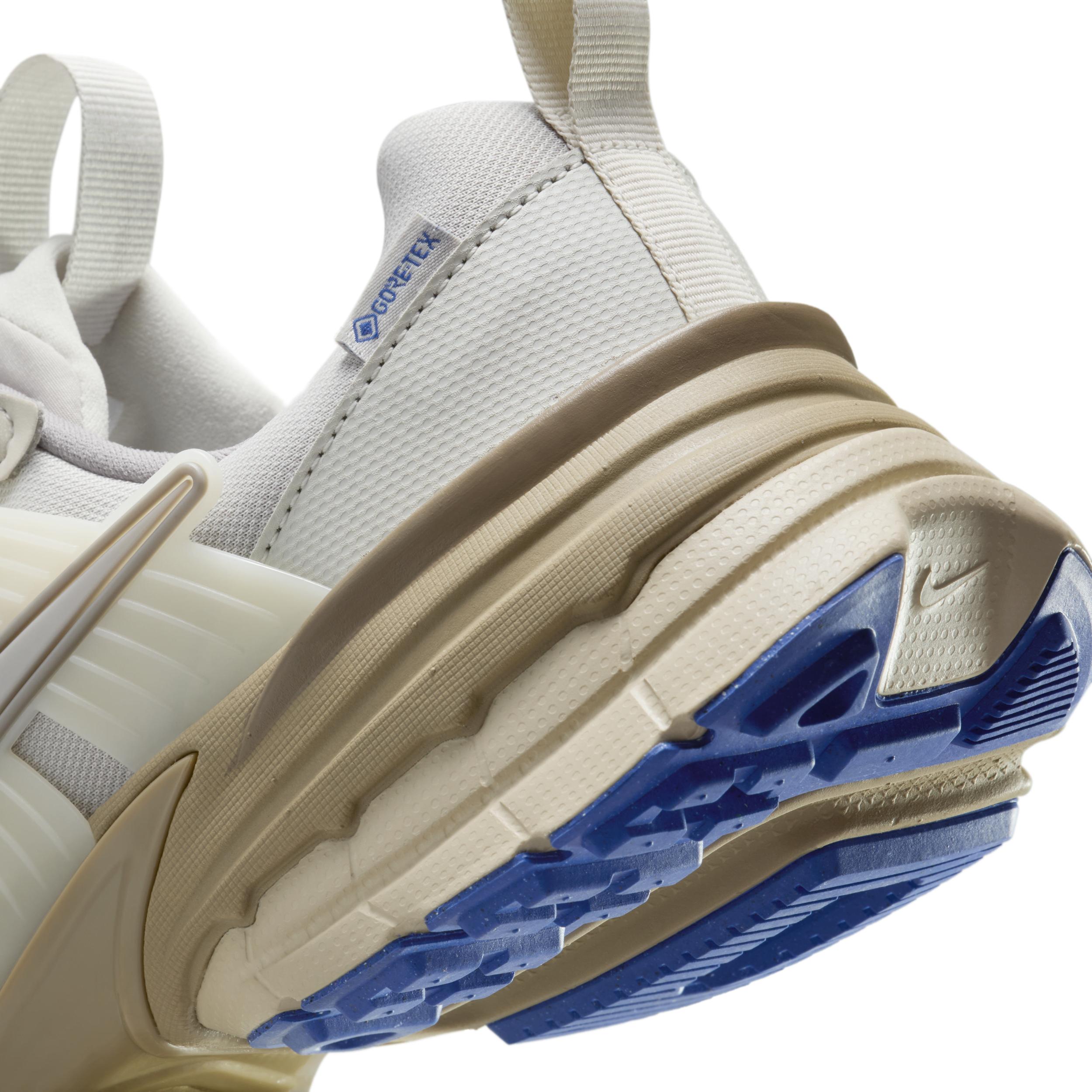 Nike Women's V2K Run GORE-TEX Waterproof Shoes Product Image