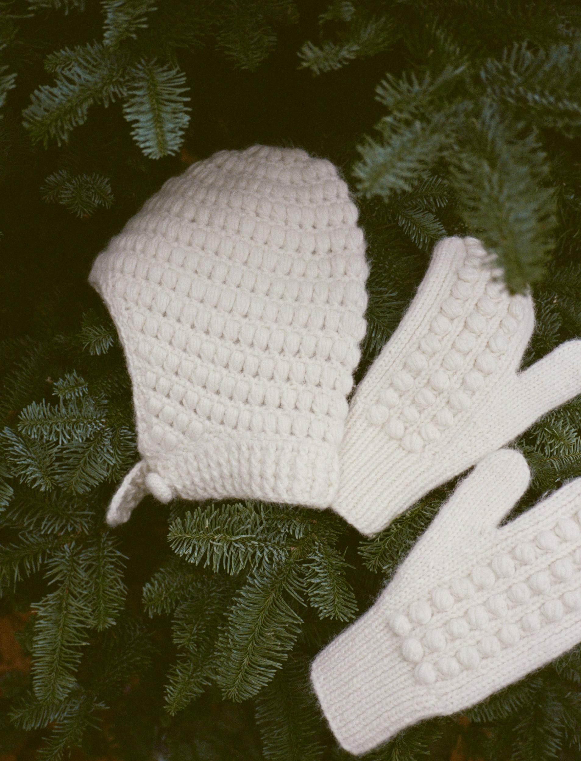 VERBIER MITTENS -- IVORY Product Image