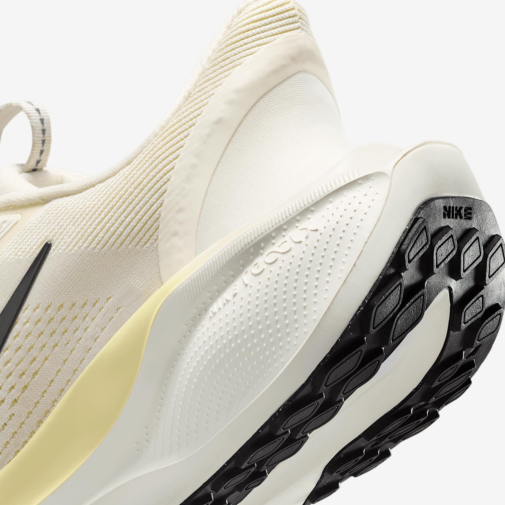 Nike Pegasus EasyOn Women's Road Running Shoes Product Image