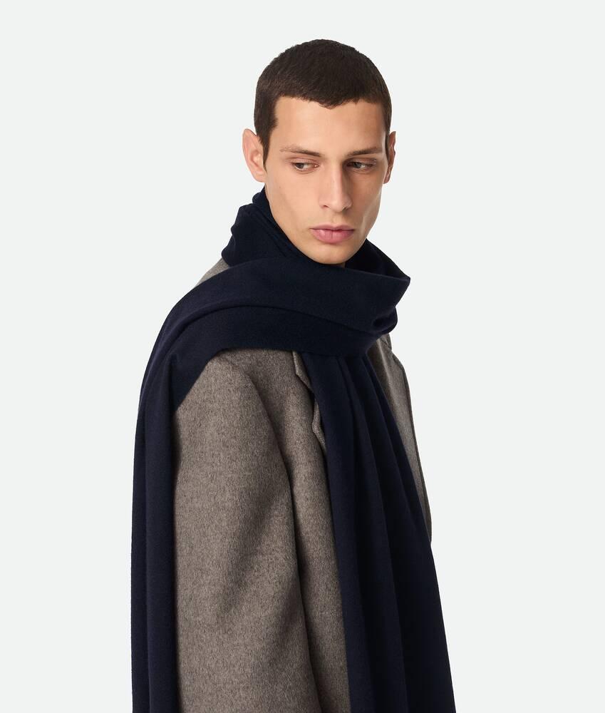 Men's Cashmere Scarf in Navy Product Image