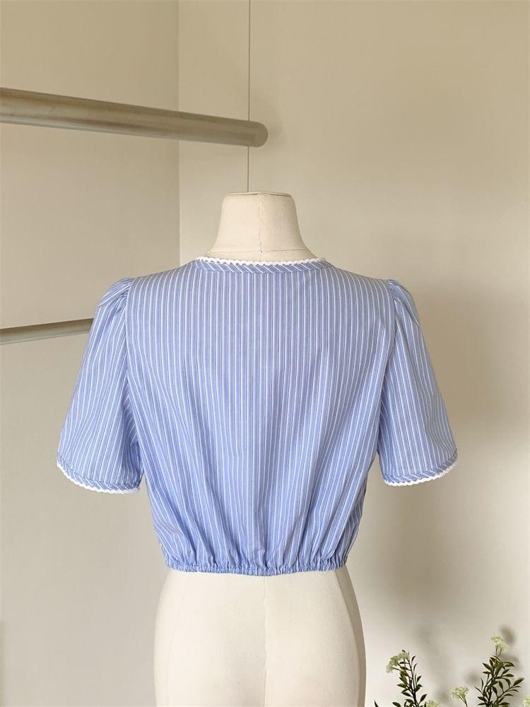 Short Sleeve Crew Neck Striped Crop Blouse / High Waist Plain Shorts Product Image