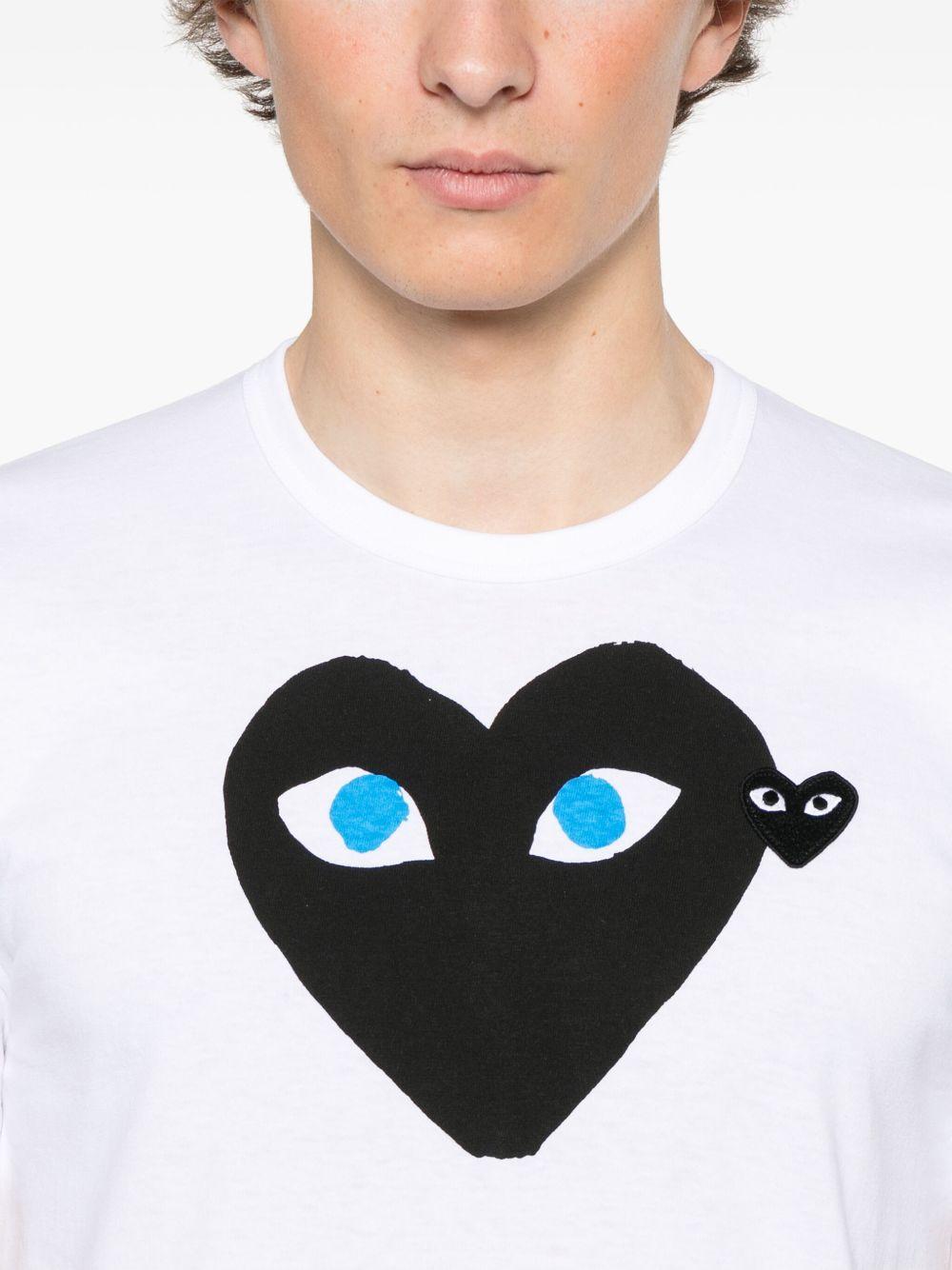 Heart-emblem T-shirt Product Image