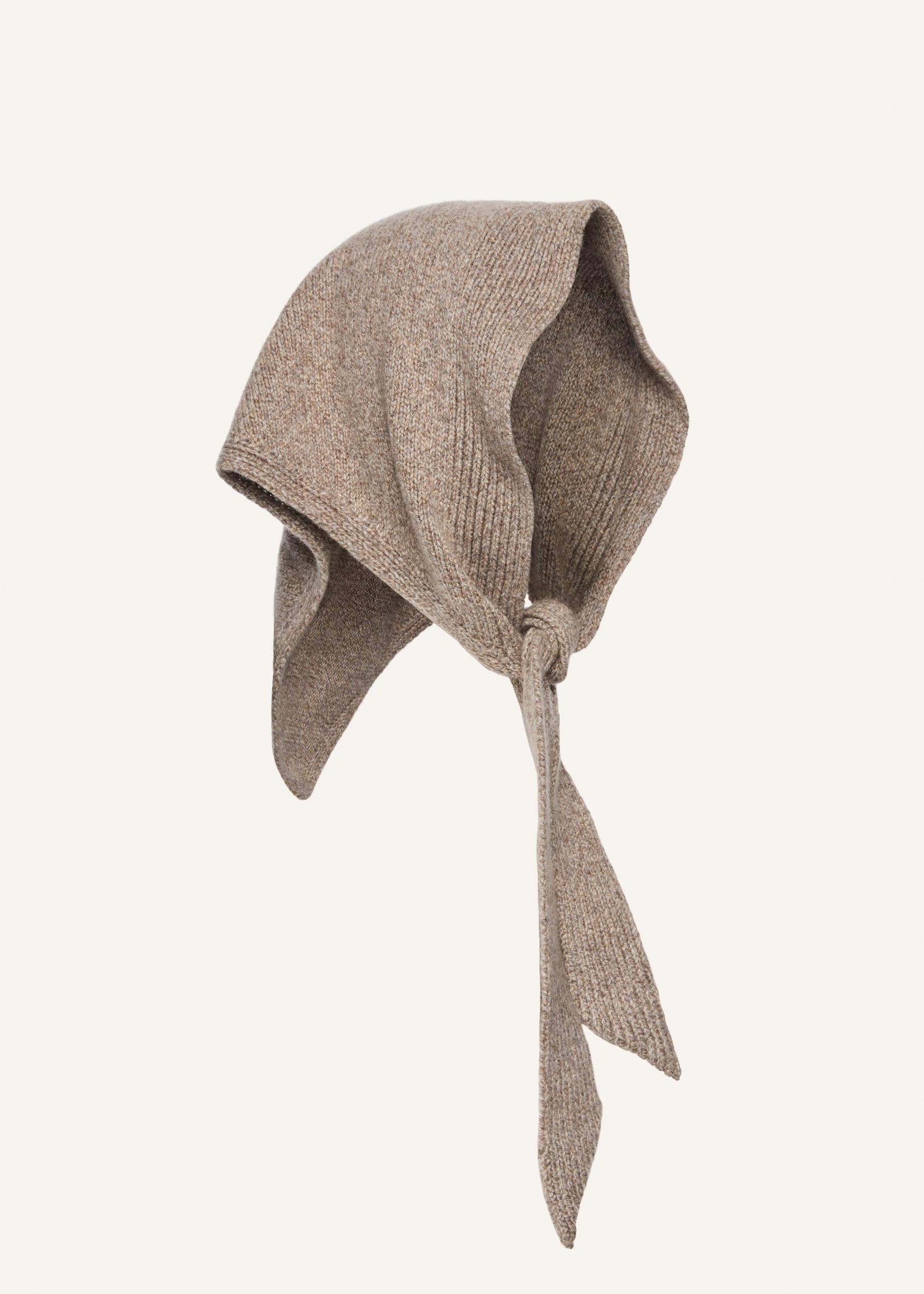 Knitwear tie scarf in beige Product Image
