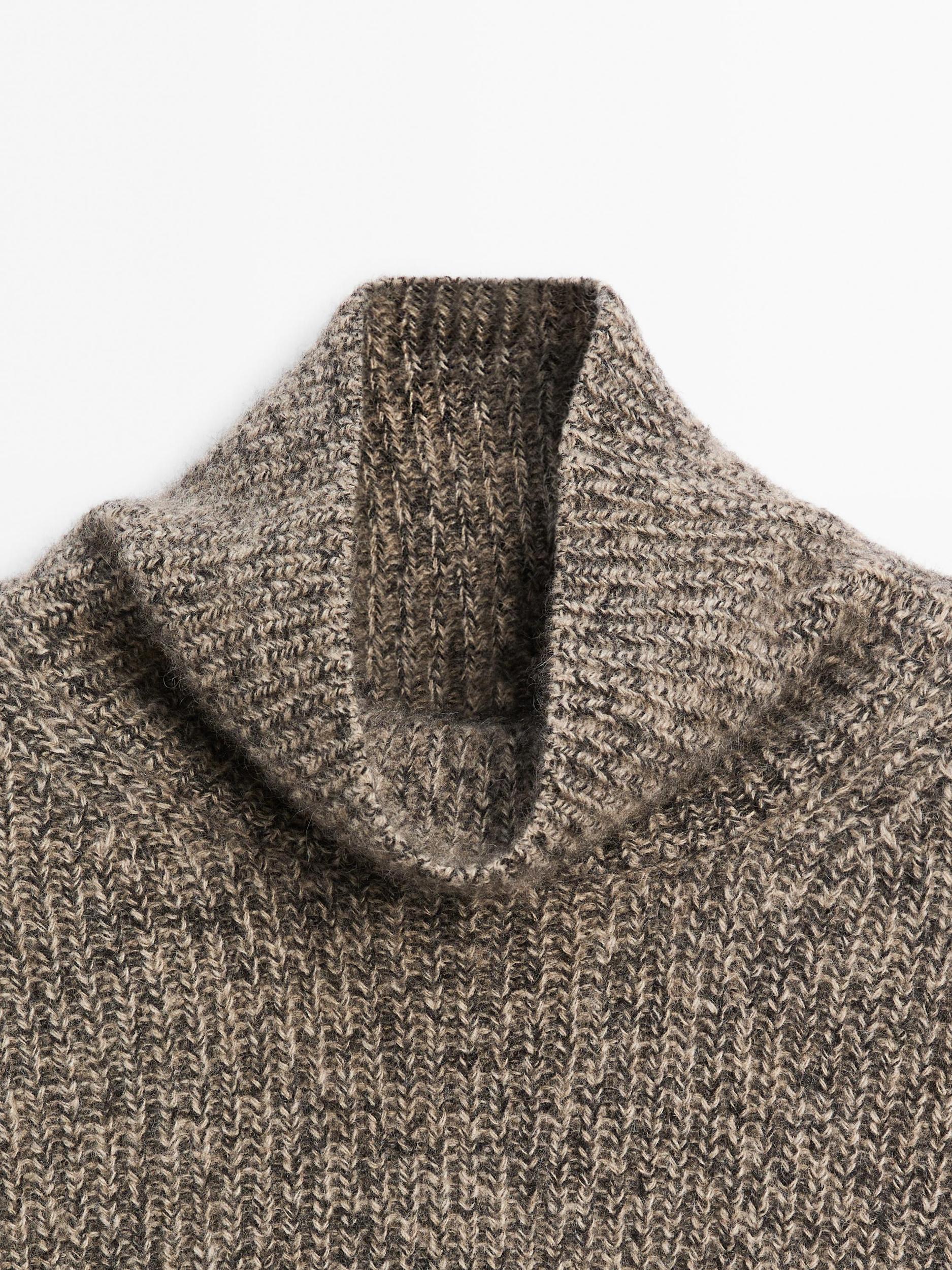 100% cashmere turtleneck sweater Product Image