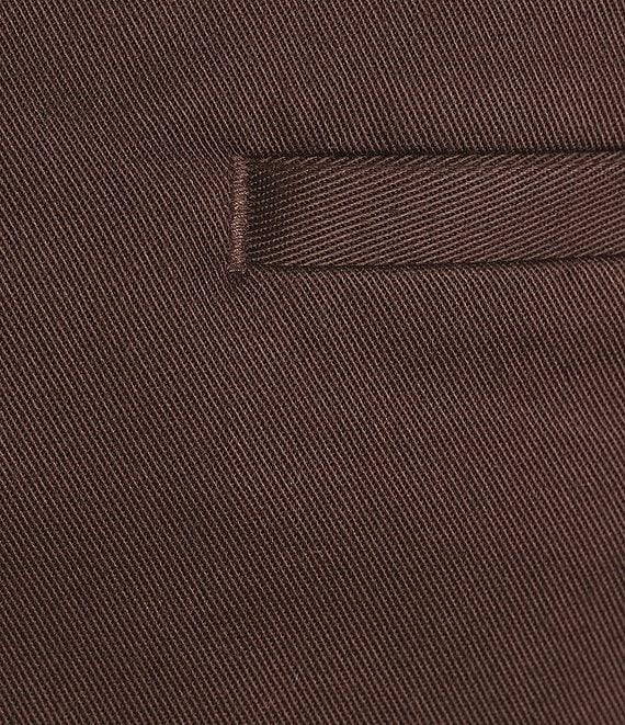 Roundtree & Yorke TravelSmart Ultimate Performance Classic Fit Pleated Non-Iron Chino Pants Product Image