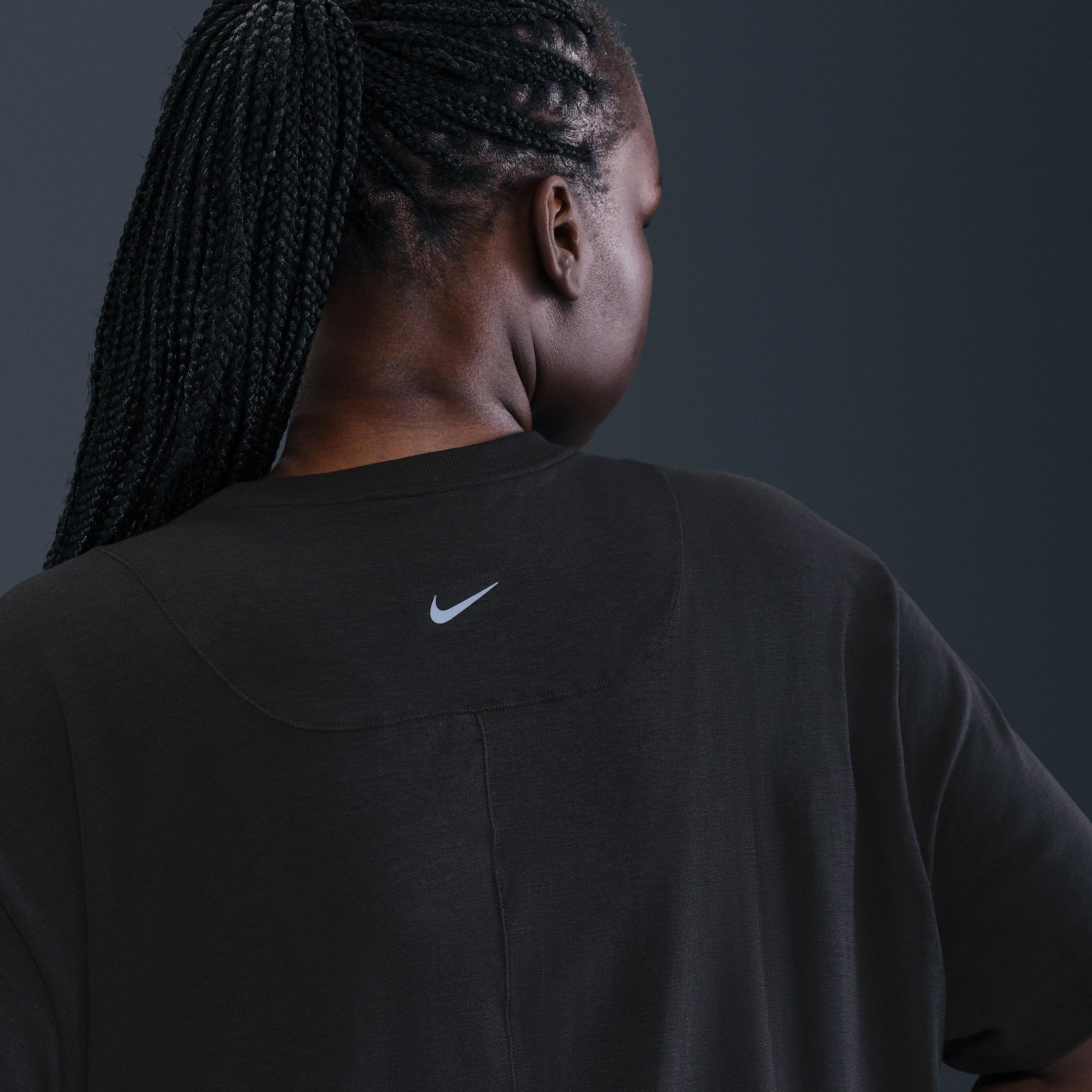 Nike Womens One Relaxed Dri-FIT Cropped Short-Sleeve Top (Plus Size) | HJ1067-010 Product Image