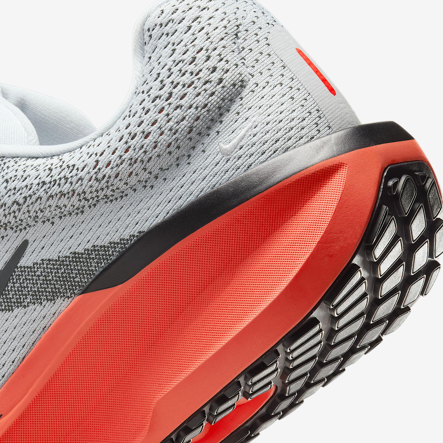 Nike Men's Winflo 11 Road Running Shoes (Extra Wide) Product Image