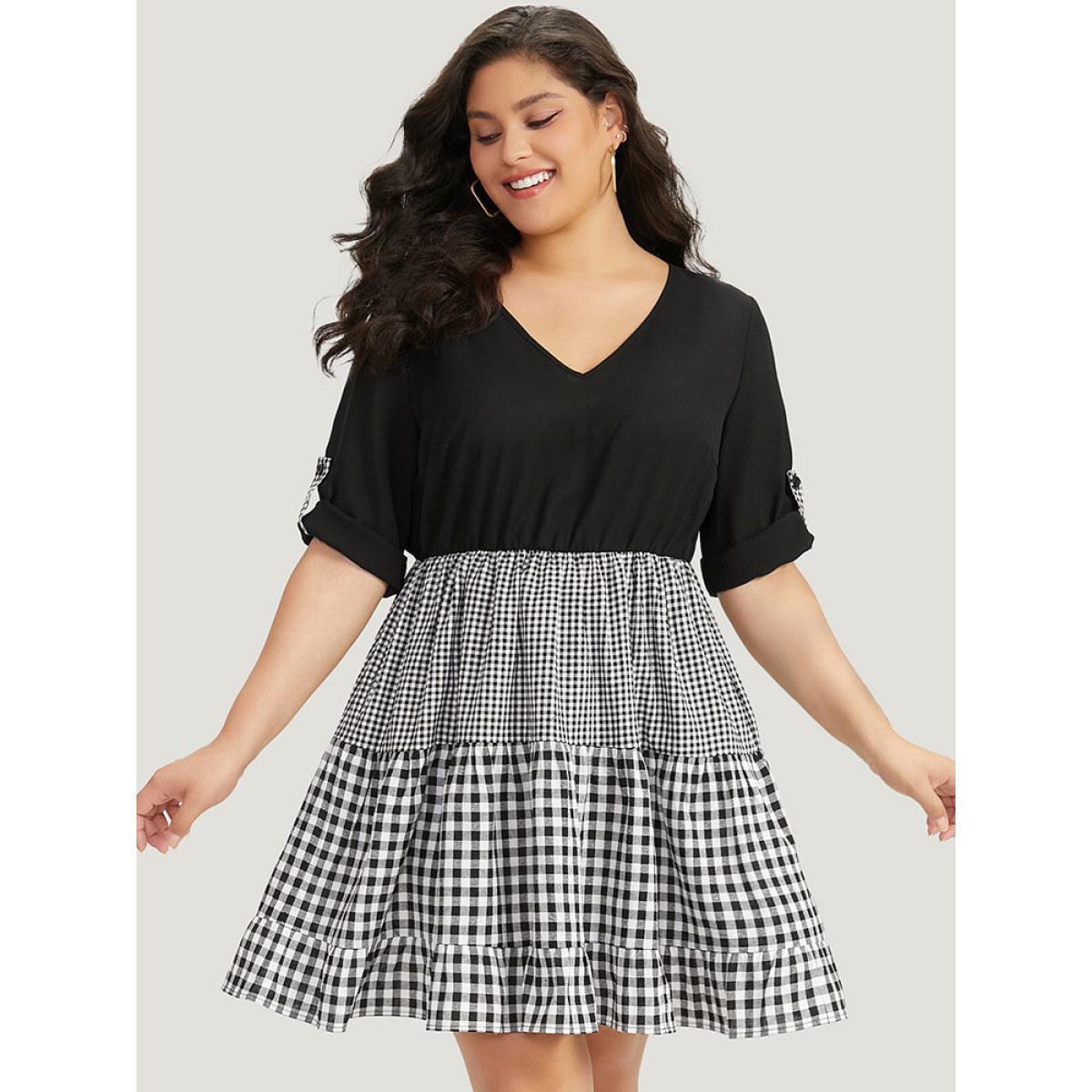 Plus Size Gingham Patchwork Pocket Tab Sleeve Dress BlackFlower Women Casual Patchwork Round Neck Short sleeve Curvy Midi Dress BloomChic 14-16/1X Product Image