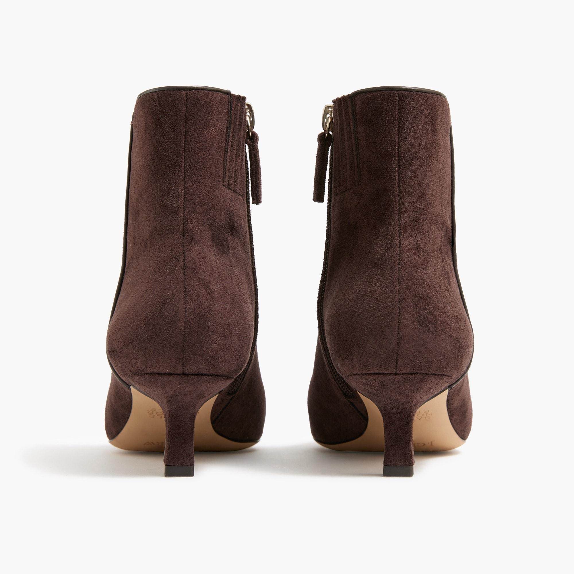 Pointy-toe boots Product Image