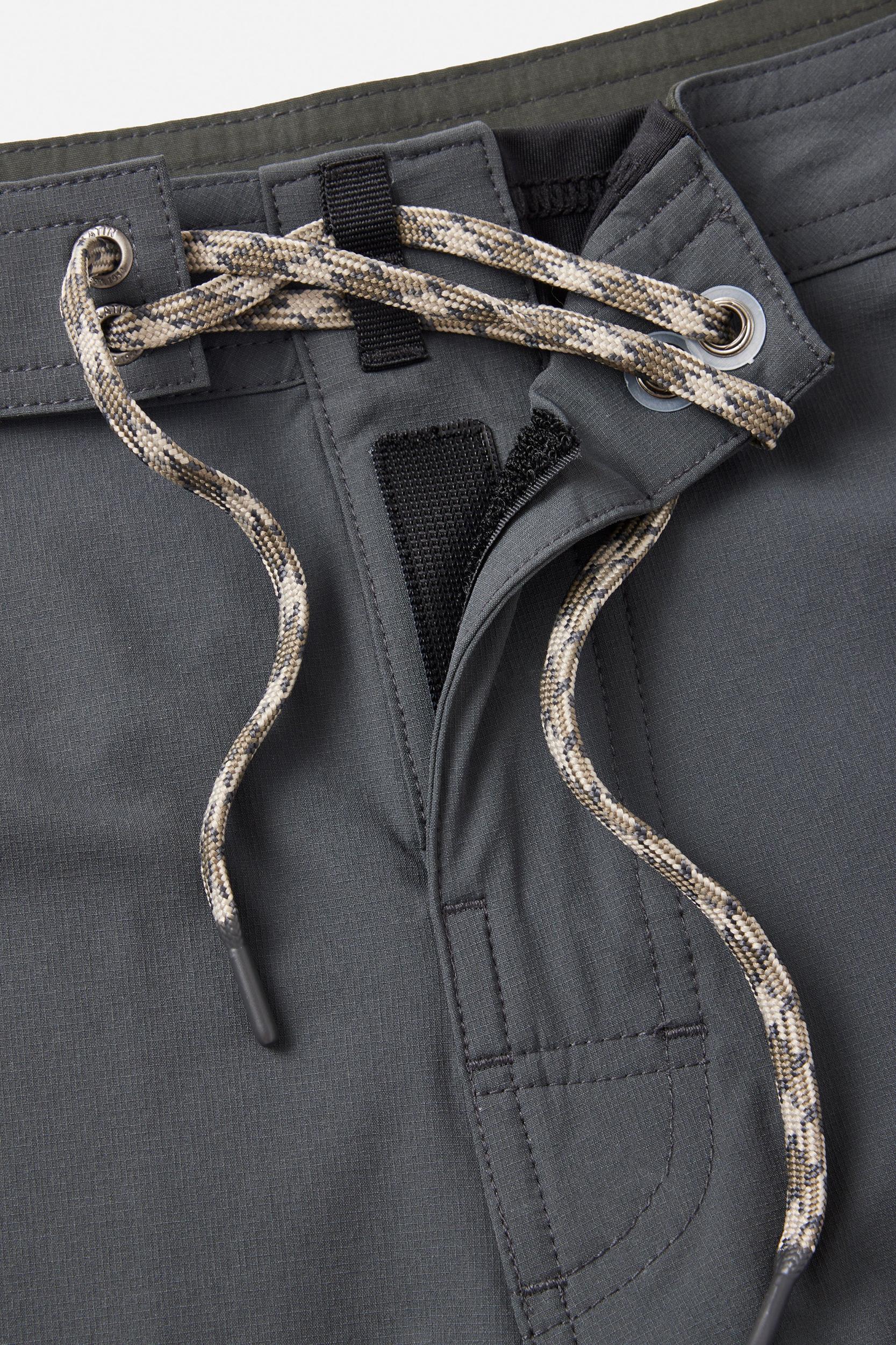 BOYS OTG CREST SURF TRUNK - BLACK WASH / 24 Product Image