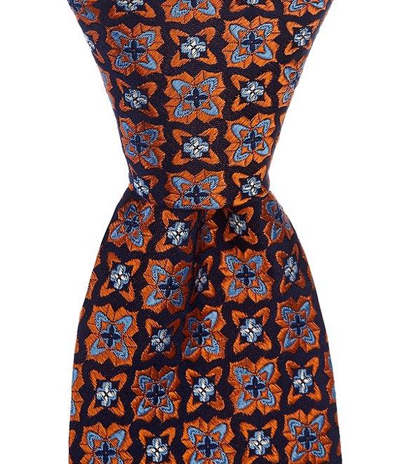 Roundtree & Yorke Mays Stars Medallion 3 3/8#double; Traditional Woven Silk Tie Product Image