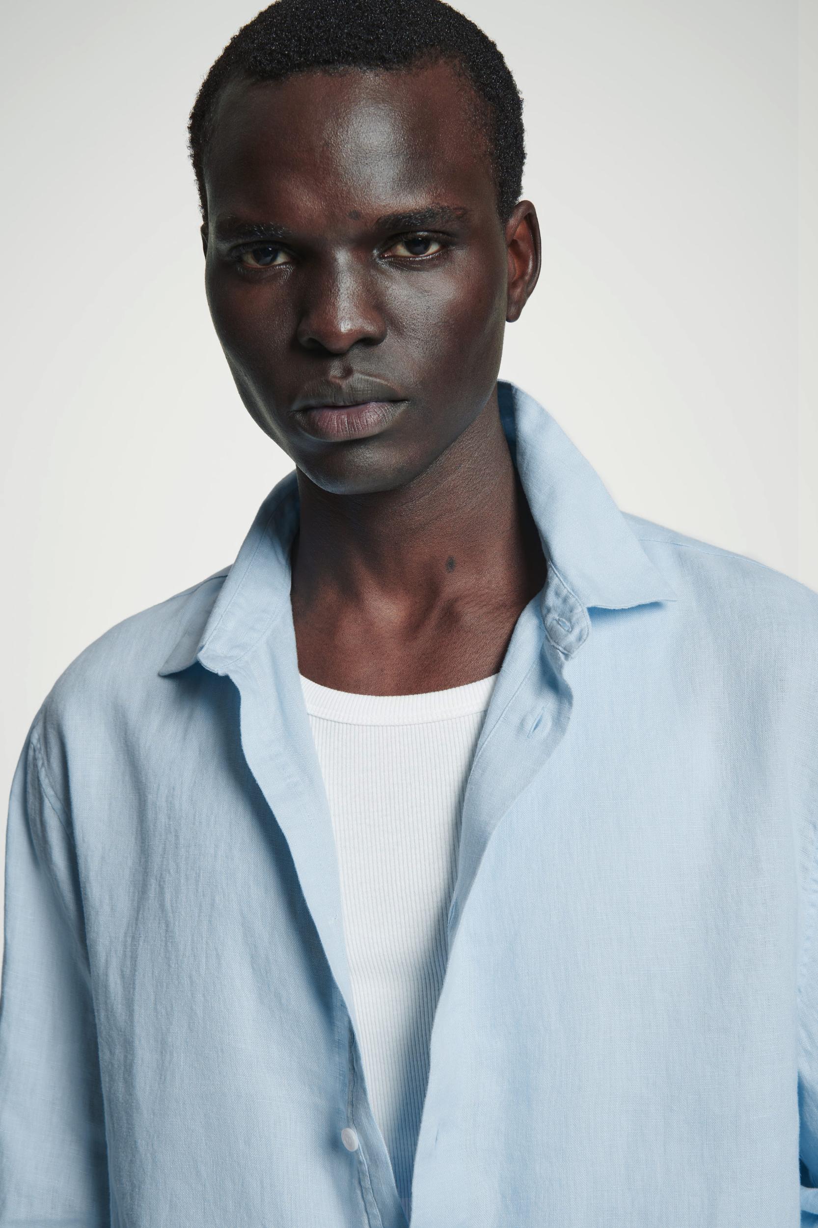 RELAXED LINEN LONG-SLEEVED SHIRT Product Image