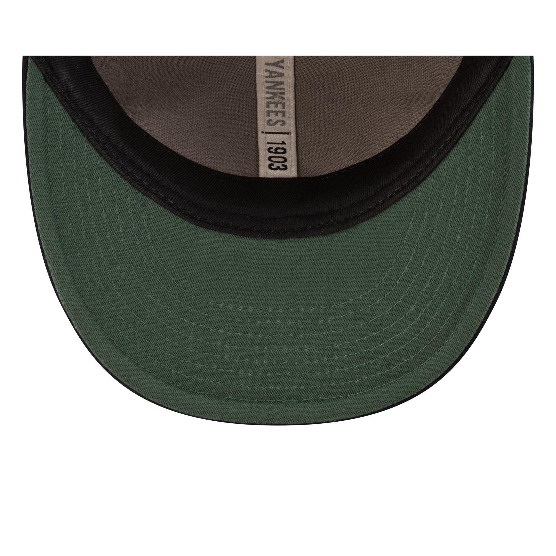 Boston Red Sox Black Pre-Curve 59FIFTY Fitted Hat Male Product Image