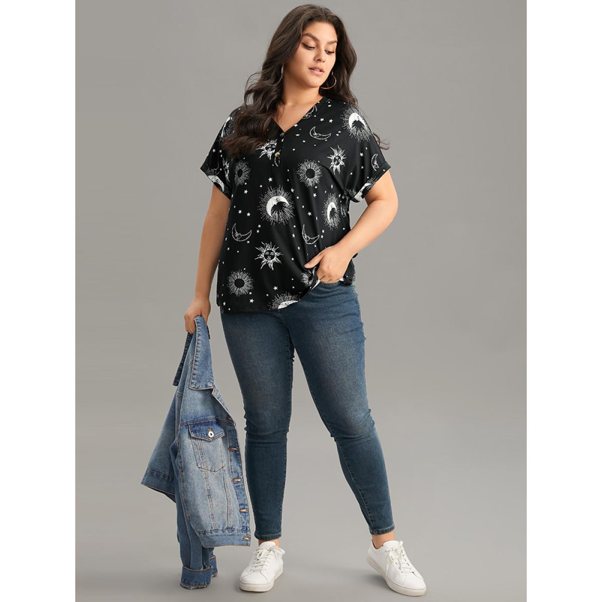 Plus Size Horoscope Print V Neck Cuffed Dolman Sleeve T-shirt Black Women Casual Printed Tarot elements V-neck Dailywear T-shirts BloomChic 28/5X Product Image