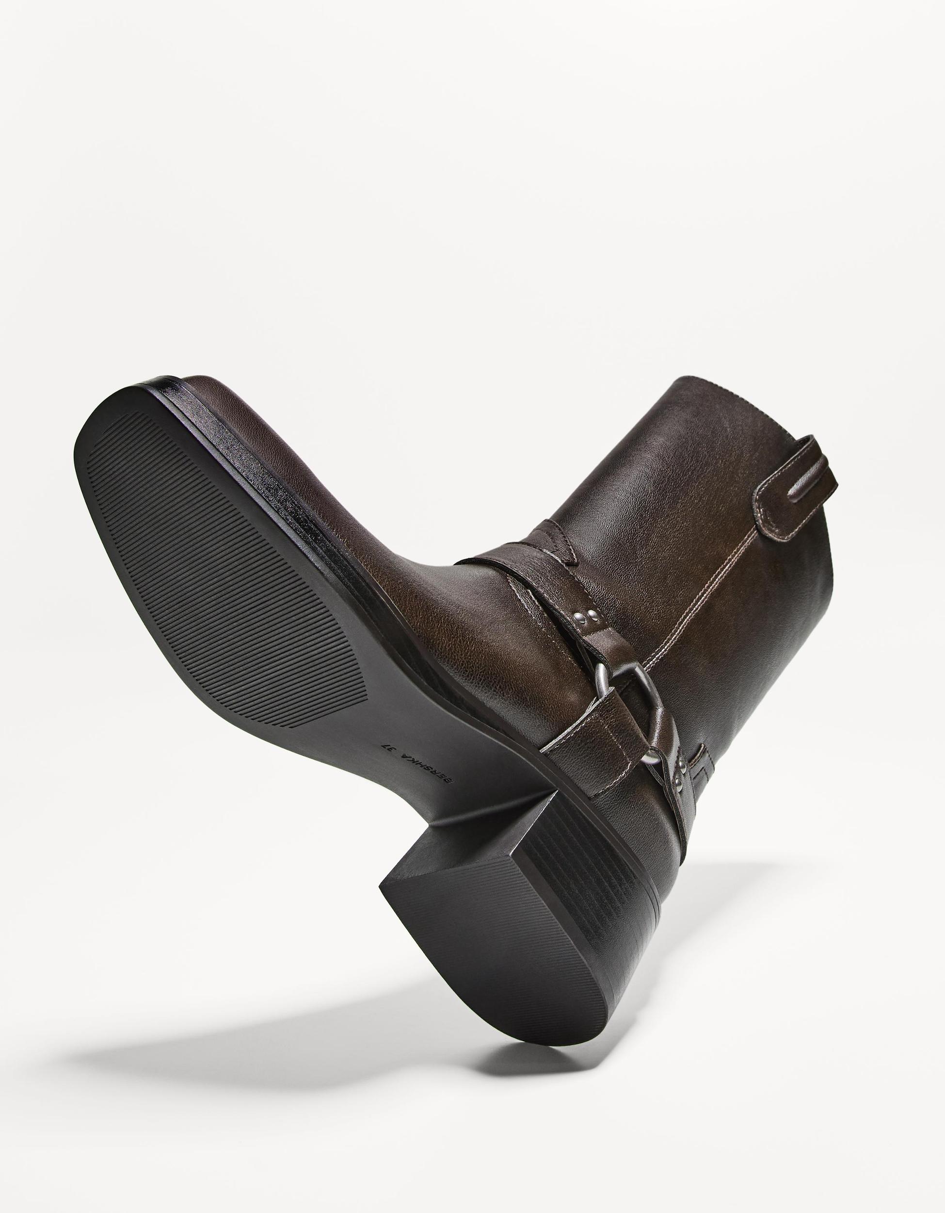 Mid-calf flat biker boots Product Image