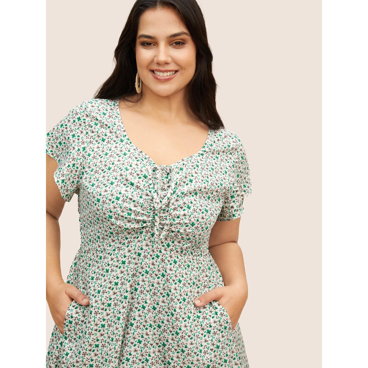 Plus Size Ditsy Floral Drawstring Ruffle Cap Sleeve Dress Green Women Elegant Drawstring Heart neckline Cap Sleeve Curvy BloomChic 10/M Product Image