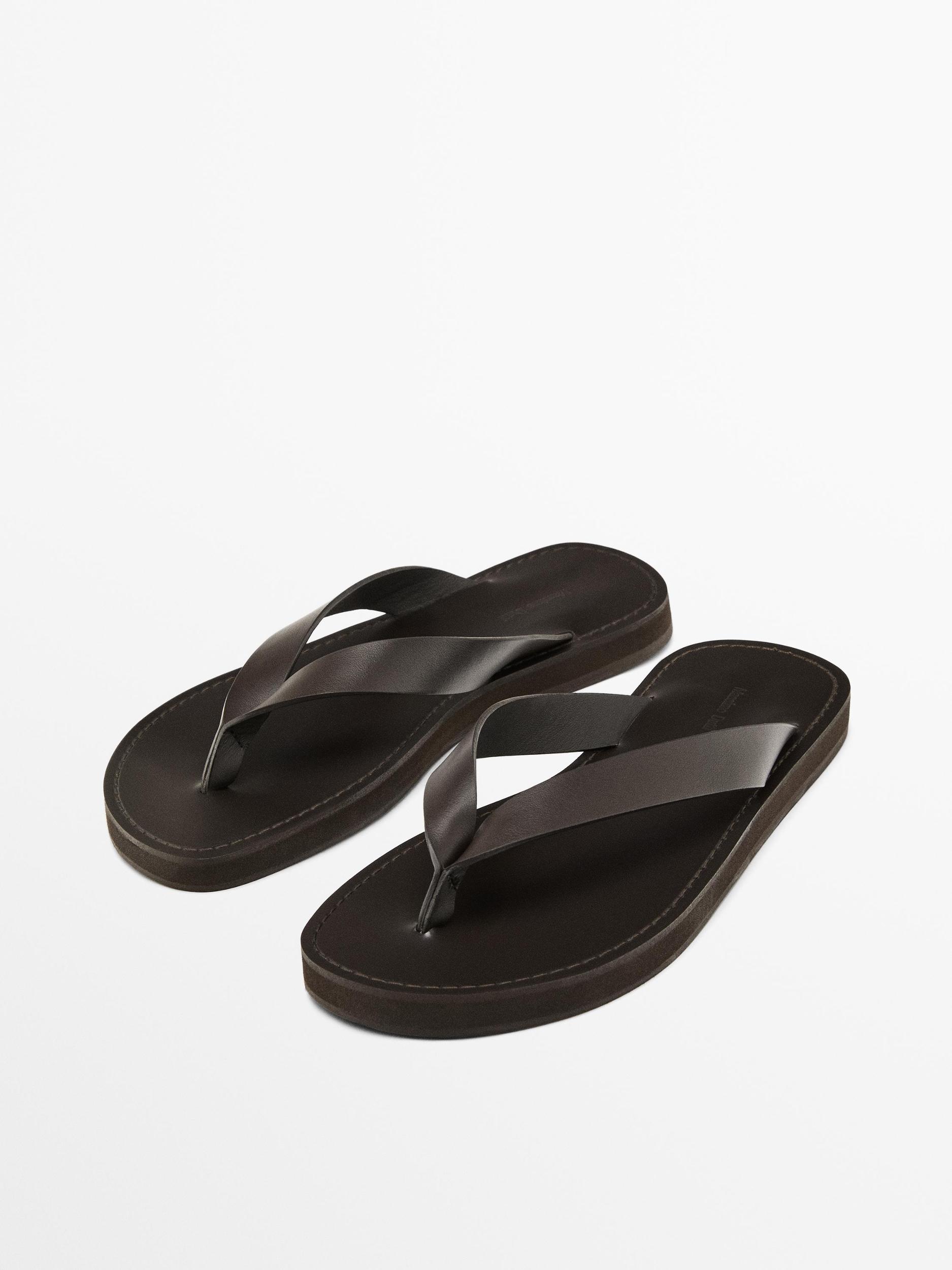 Leather sandals with toe divider Product Image