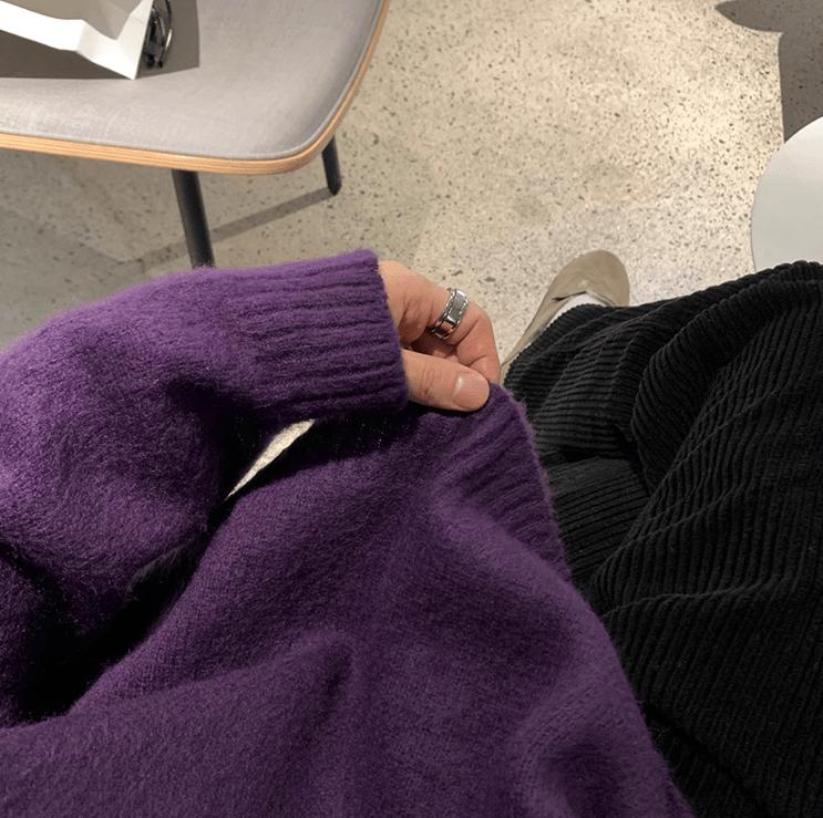 RT No. 10402 KNITTED PULLOVER SWEATER Product Image