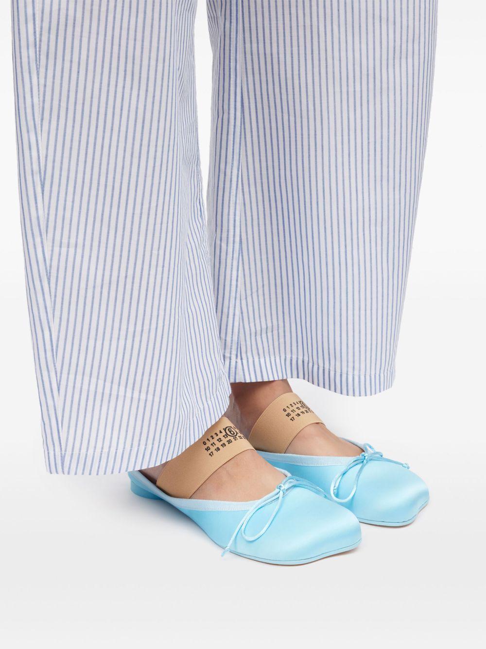 anatomic-toe leather slippers Product Image