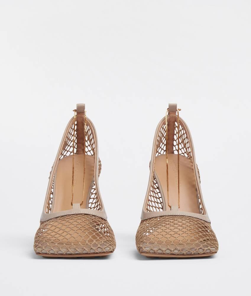 Women's Stretch Pump in Beige Product Image