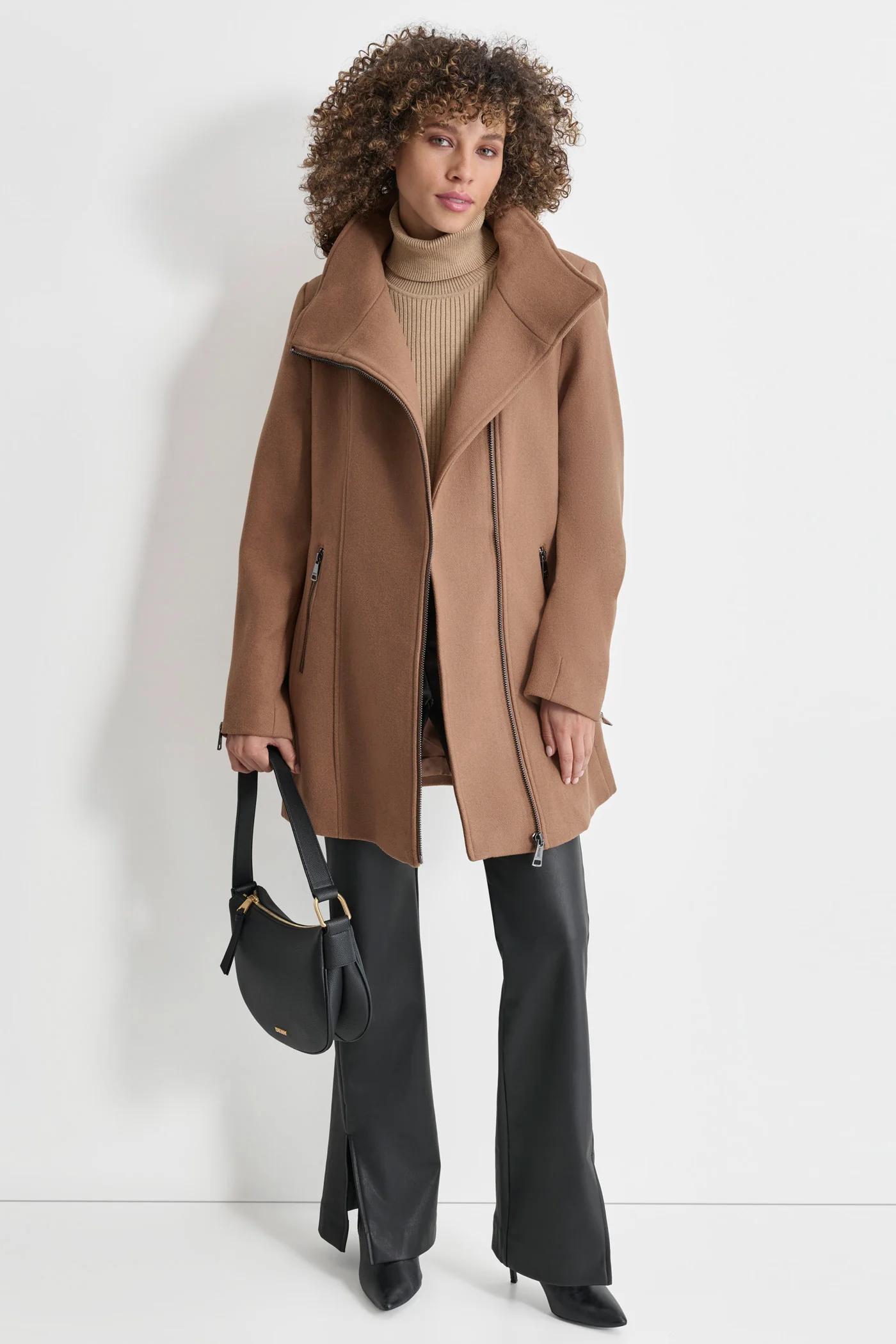 WOOL COAT WITH ZIPPER DETAIL Product Image