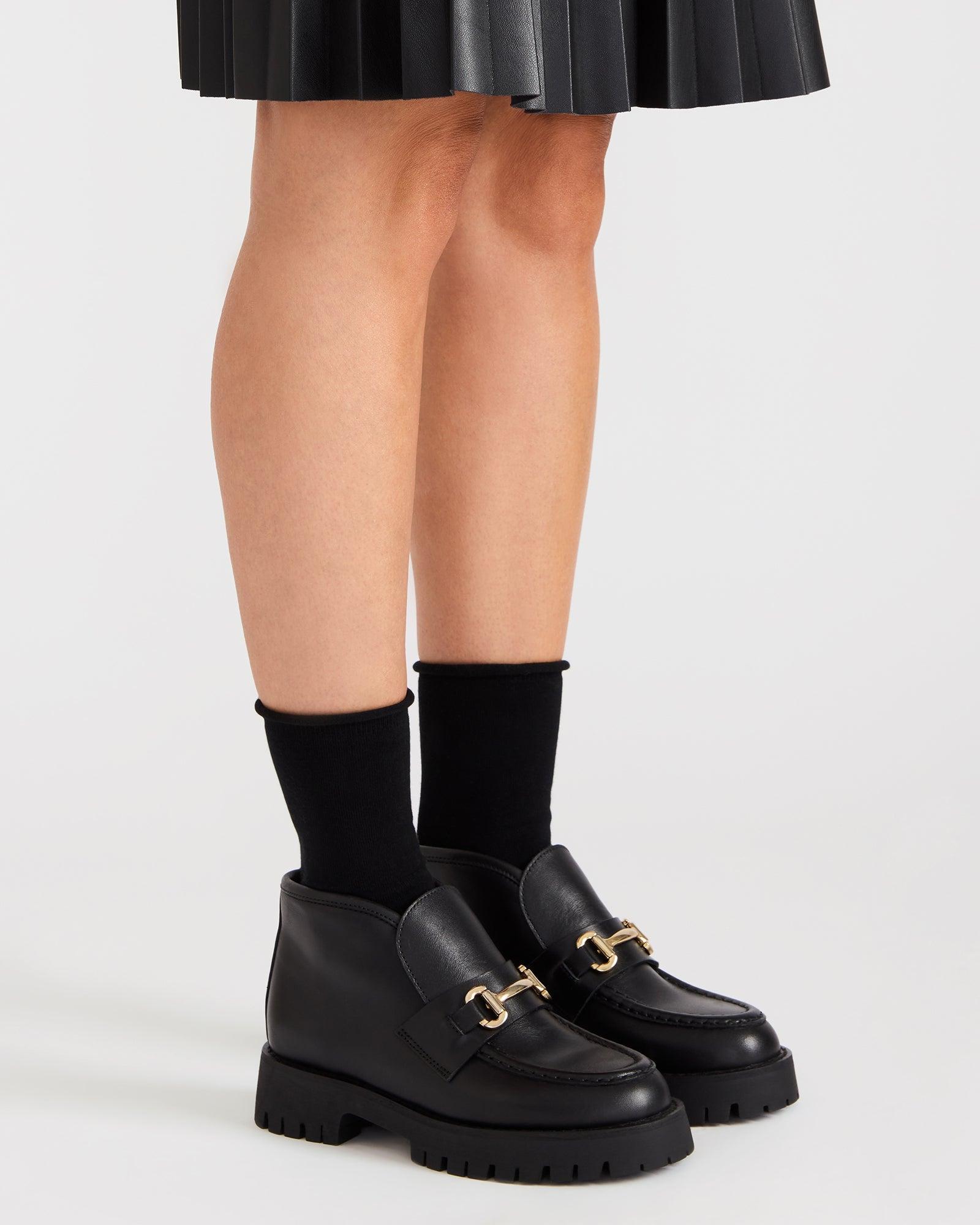 LEON BLACK LEATHER Female Product Image