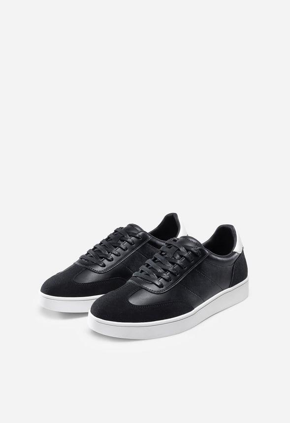 Men's Comfortable Low Top Sneaker Product Image