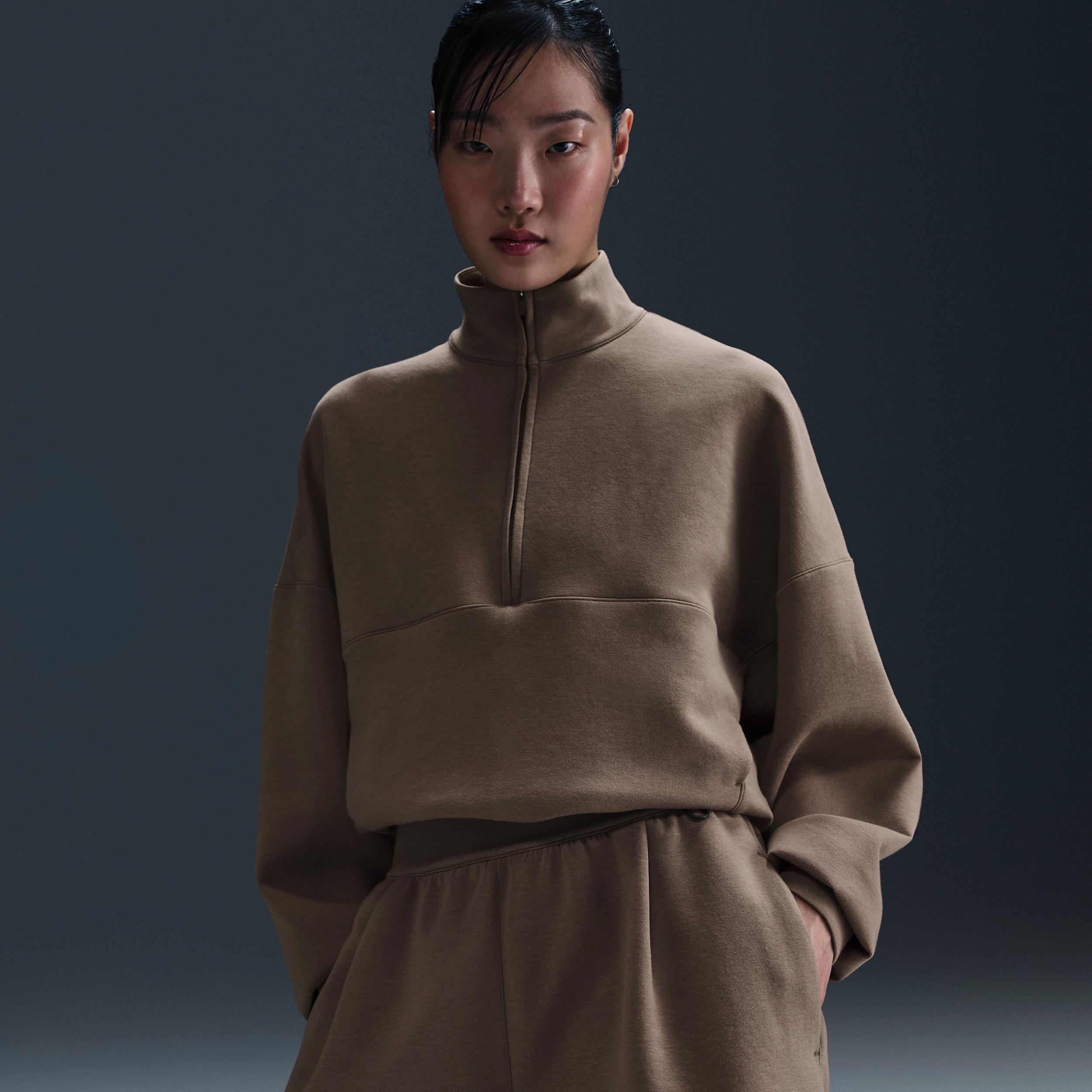 Nike Womens 24.7 ImpossiblySoft Dri-FIT Mid-Rise Loose 4 Shorts | HQ8179-233 Product Image