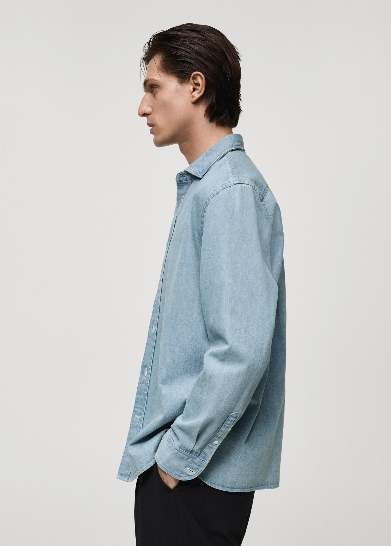 Regular fit denim shirt - Men | MANGO USA Product Image