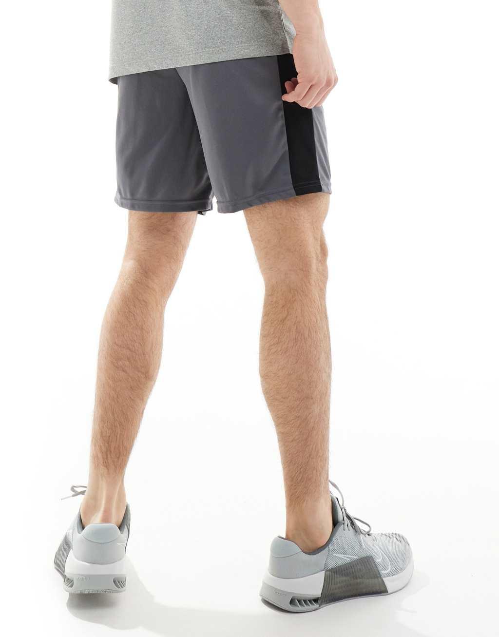 Nike Football Academy shorts in gray Product Image