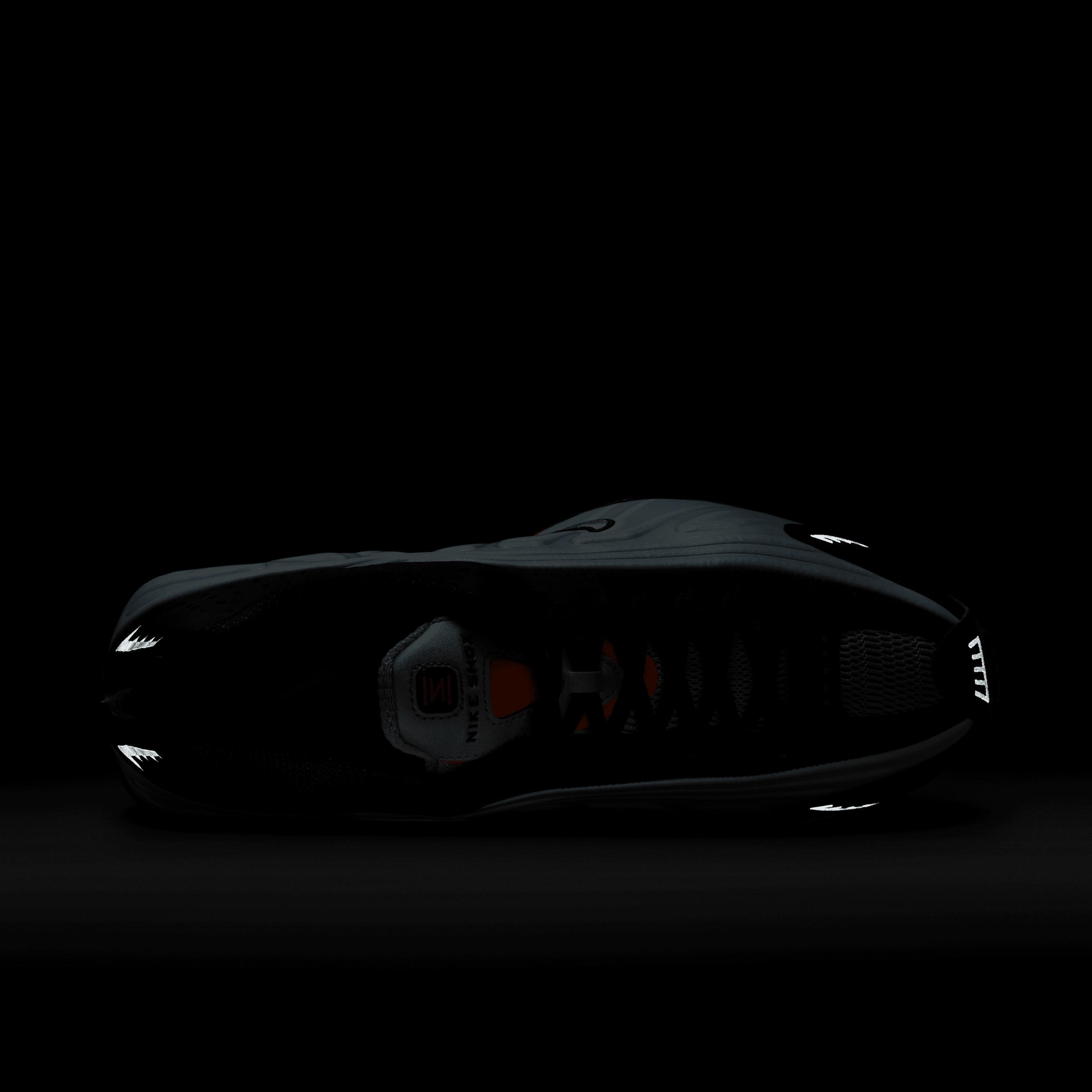 Nike Women's Shox R4 Shoes Product Image