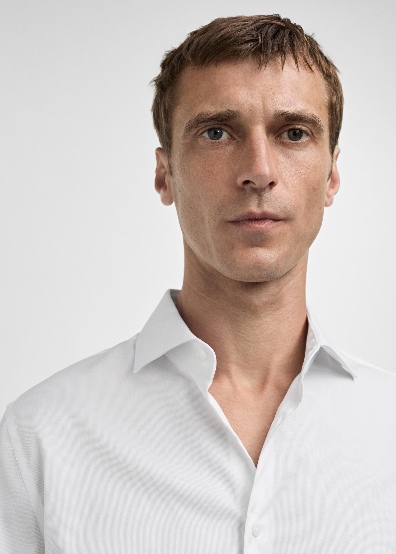 100% cotton slim fit shirt - Men | MANGO USA Product Image