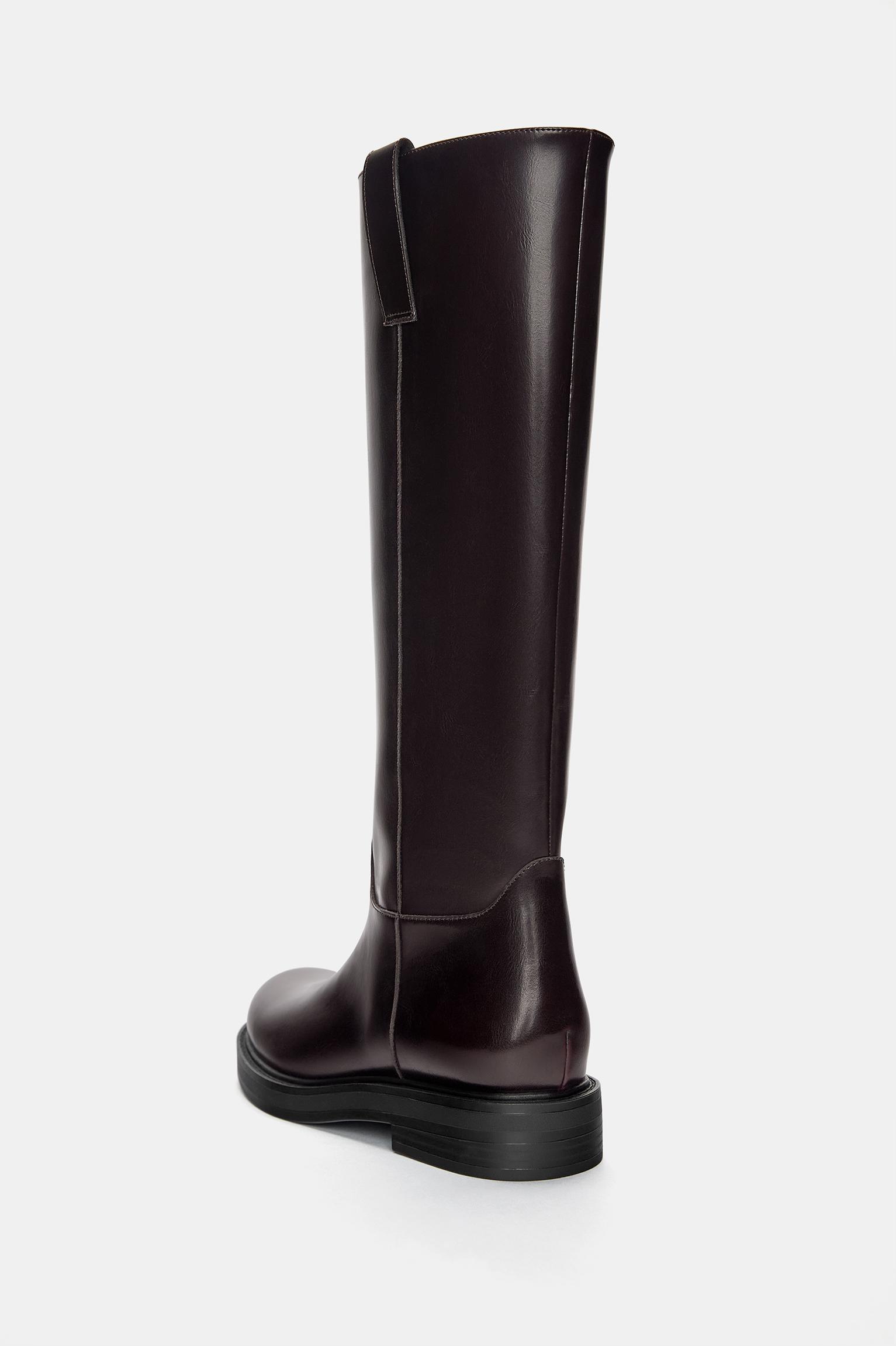 Flat knee-high boots Product Image