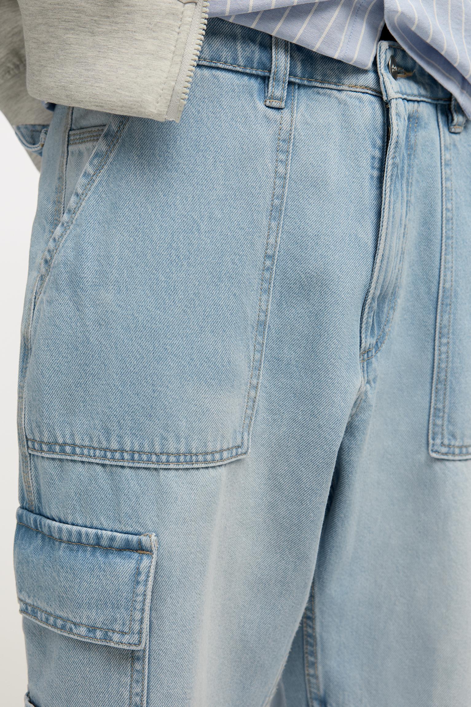 Straight-leg cargo jeans Product Image