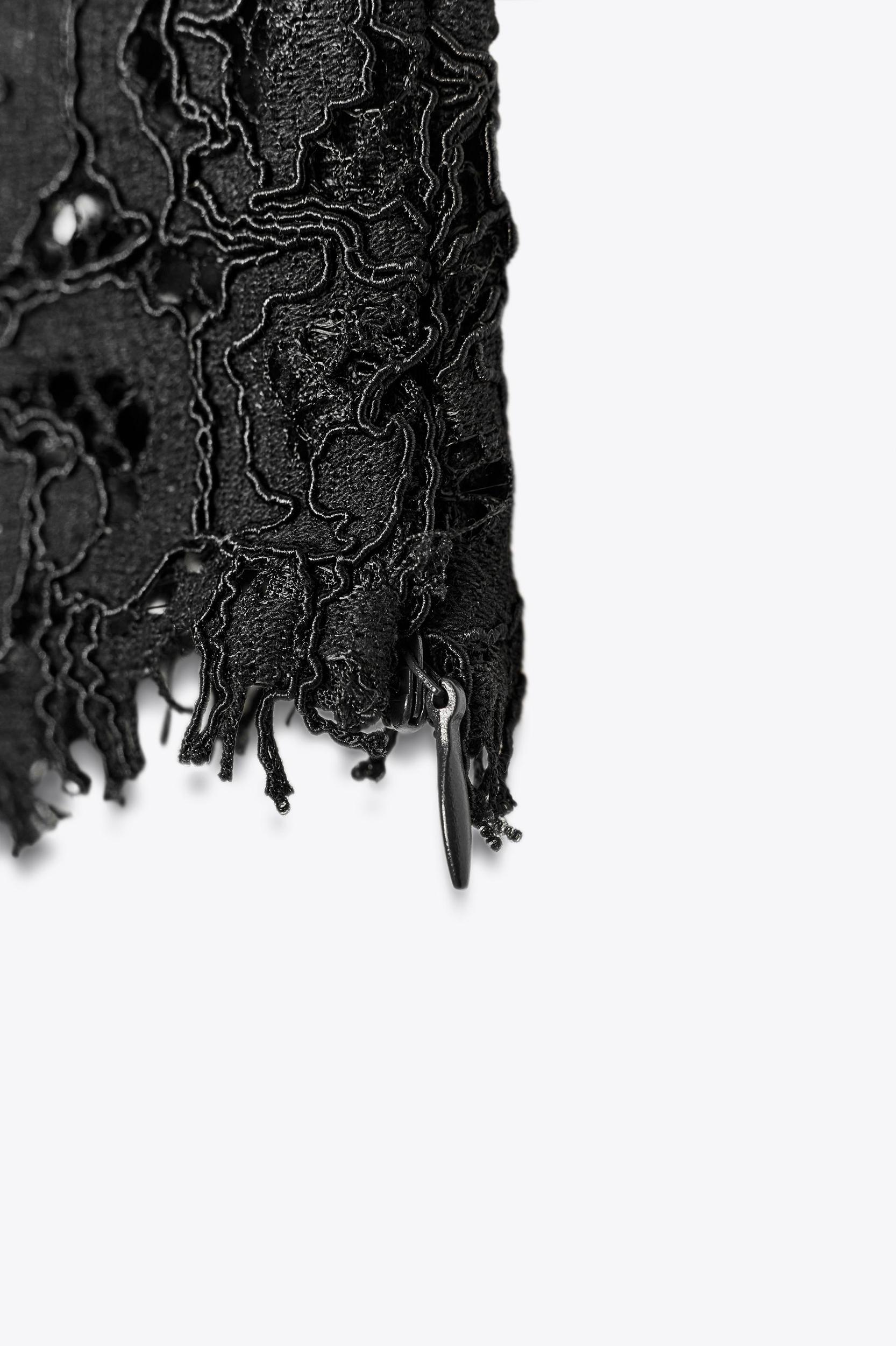 EMBROIDERED CROPPED TOP Product Image