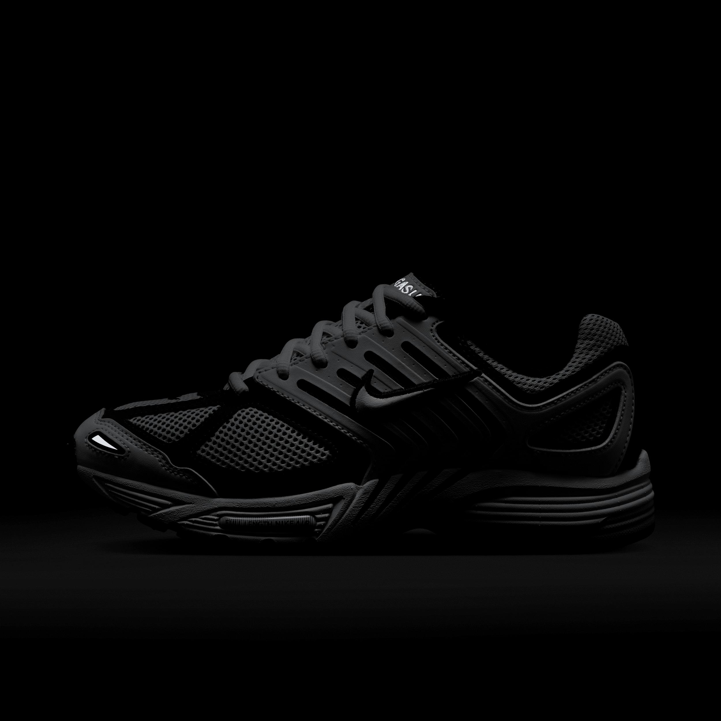 Nike Women's Air Pegasus 2005 Shoes Product Image