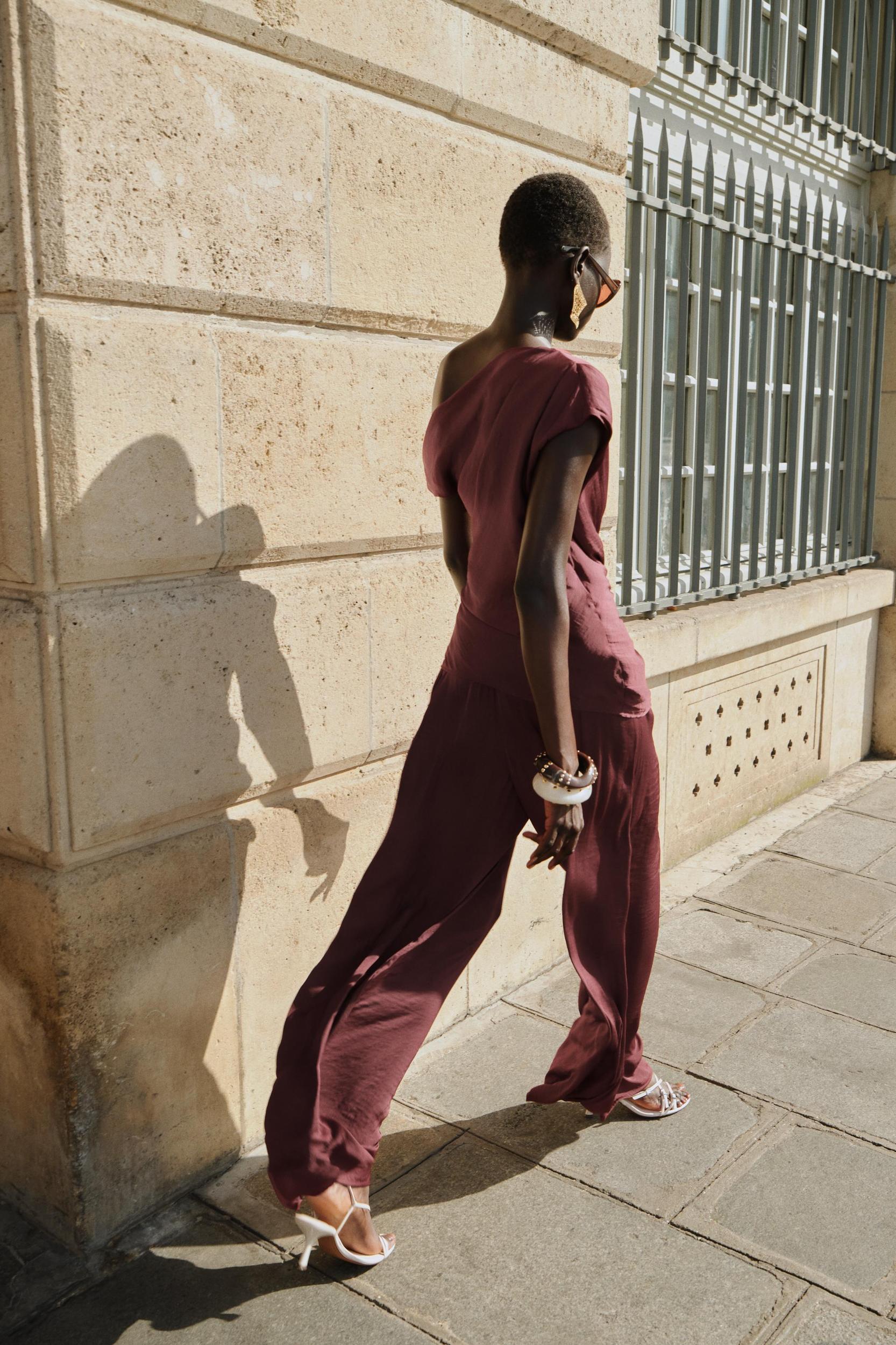 PLEATED WIDE LEG PANTS Product Image