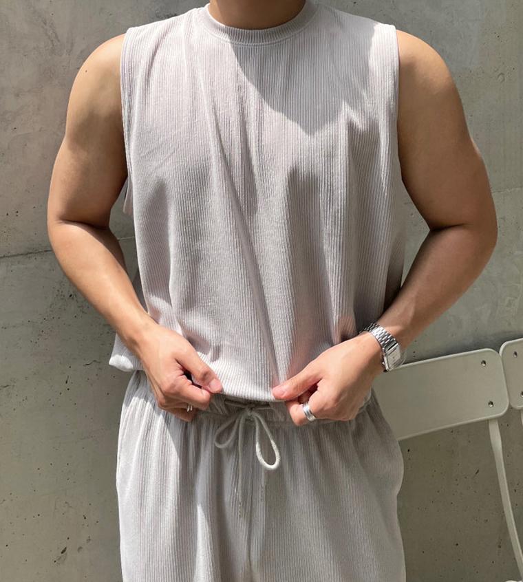 RT No. 11458 PLEATED SLEEVELESS SHIRT & WIDE DRAWSTRING PANTS Product Image