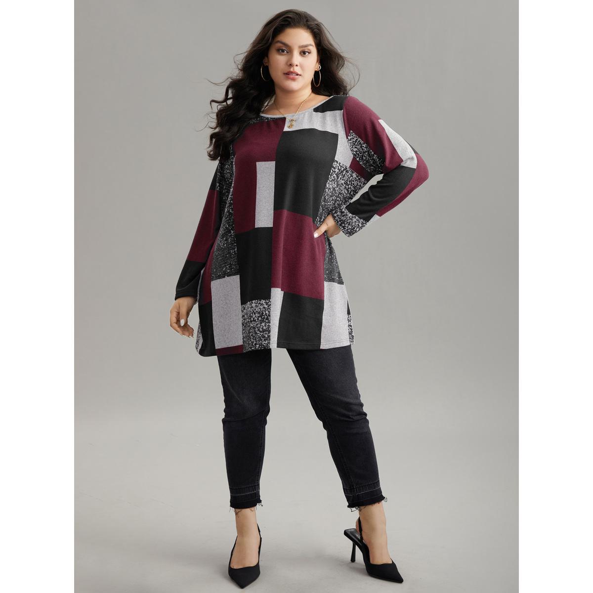 Plus Size Colorblock Contrast Round Neck T-shirt Burgundy Women Elegant Contrast Colorblock Boat Neck Dailywear T-shirts BloomChic 12/L Product Image