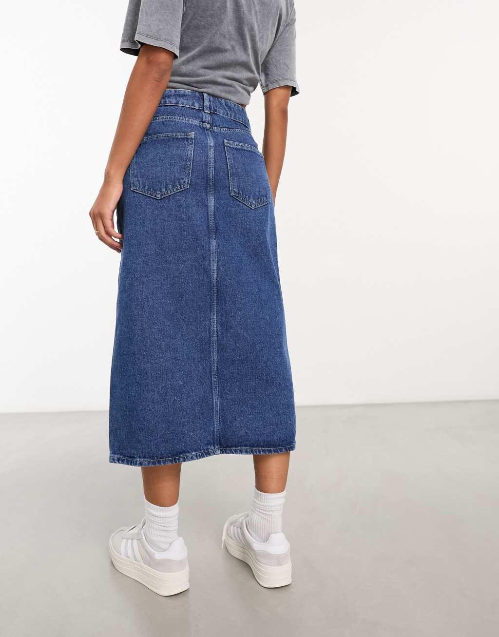 Only denim midi skirt with front slit in mid blue  Product Image