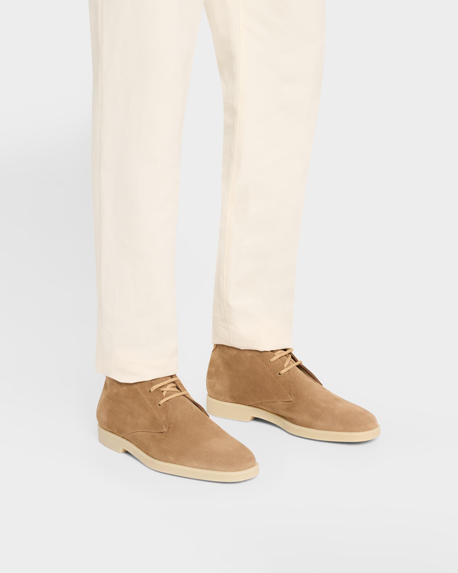 Men's Austin Suede Chukka Boots Product Image