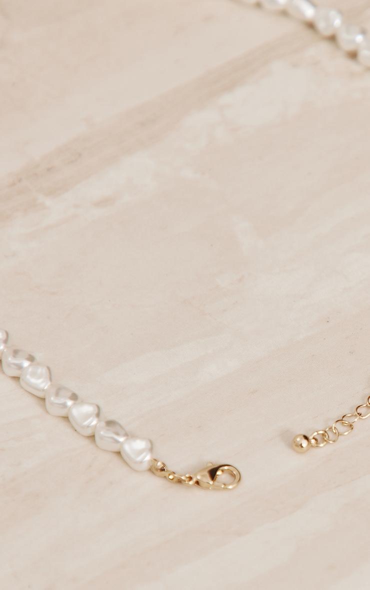 White Textured Pearl Choker Product Image